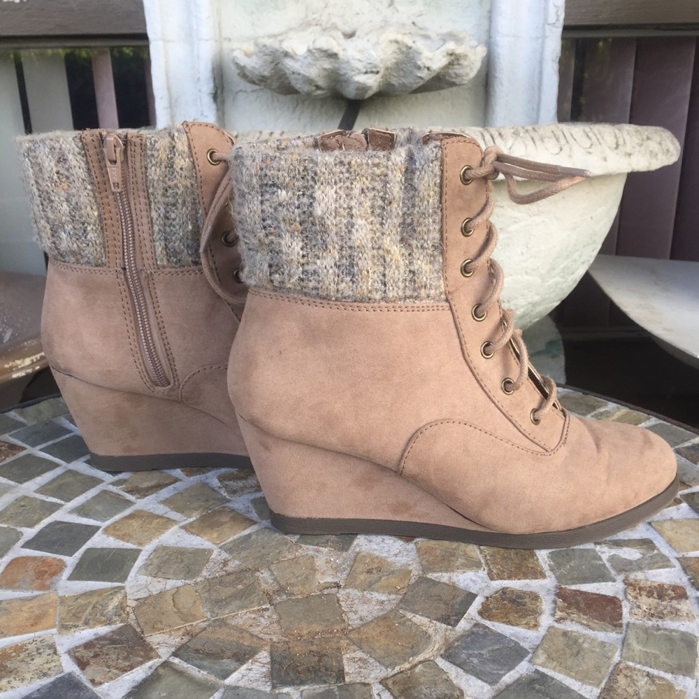 Tan colored Boots!